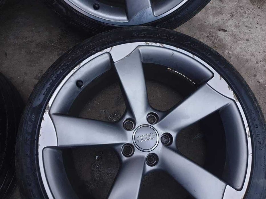 Vand jante cu anvelope de vara mărimea 255 35 zr19.