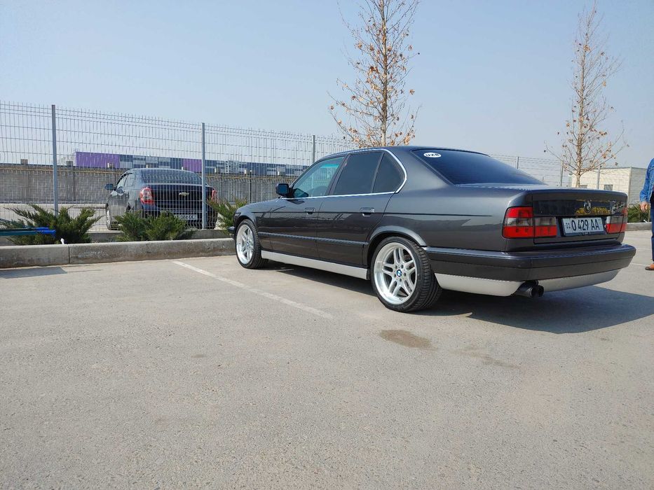 Продам BMW e34 m52b28