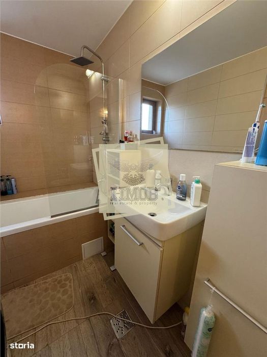 Apartament  decomandat cu 3 camere 2 bai de 105 mp utili