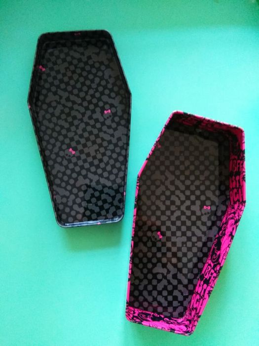 Monster high- гробик, металл, новый.Оригинал.