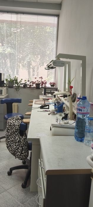 Дава се под наем Офис в Перник, Център - 56 кв.м за 1122 € - Снимка #1