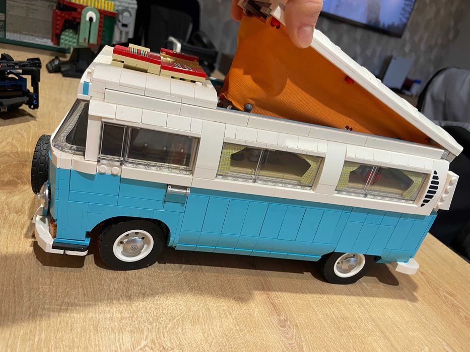 Mașinuță LEGO Volkswagen T2 Camper Van (VW “bully”) - Icons 10279