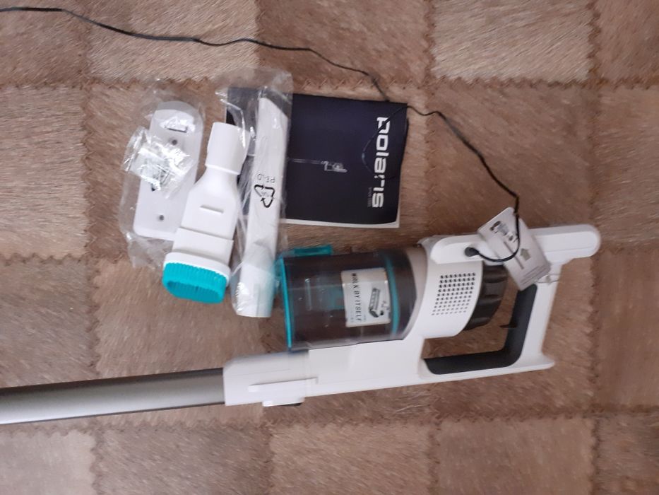 Пылесос вертикальный