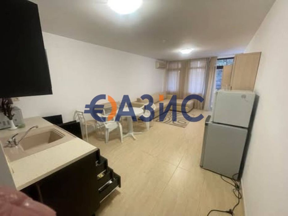 Продава се Едностаен апартамент в Свети Влас - 40 кв.м за 1525 €/кв.м - Снимка #1