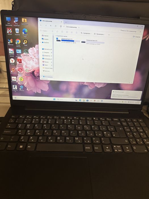 Продаю ноутбук Lenova