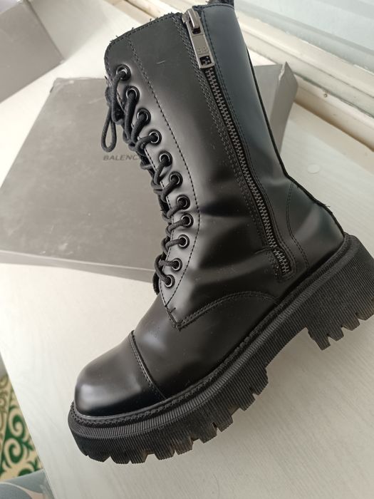 Продам ботинки женские