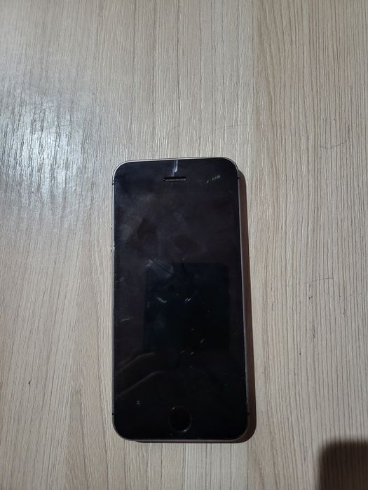 Продам iphone 5s на запчасти