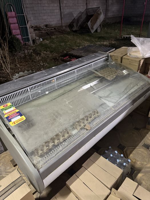 Витринный холодильник