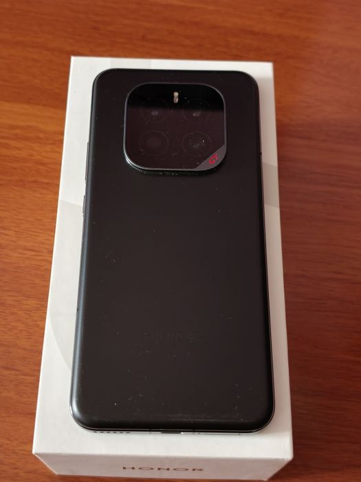 Продаю Honor GT PRO