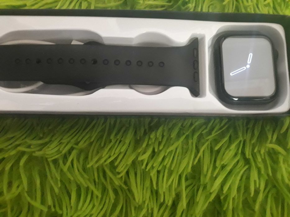 Смарт часы продам не дорого 9 тысяч