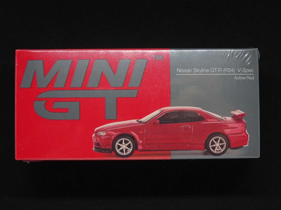 Machete Nissan Skyline GT-R R34 V-Spec MiniGT 1:64