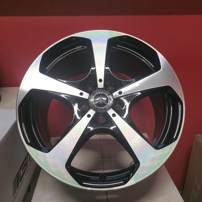 Оригинални джанти Мерцедес 18 цола спорт пакет Mercedes C,CLA