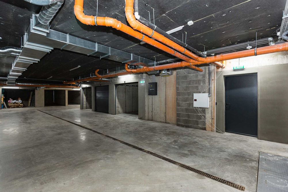 Дава се под наем Гараж / Паркомясто в София, Люлин 6 - 39 кв.м за 122.4 € - Снимка #3