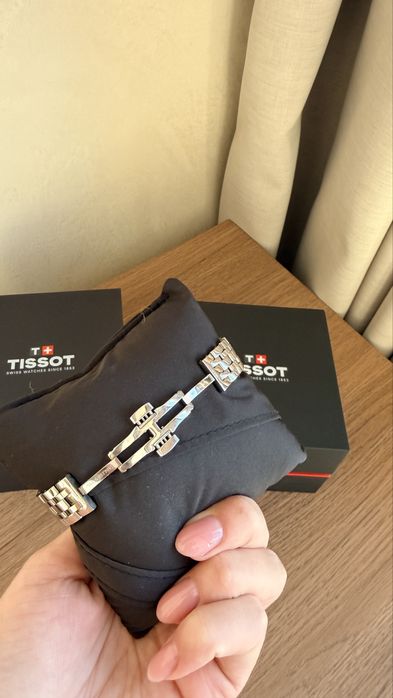 Продам часы Tissot