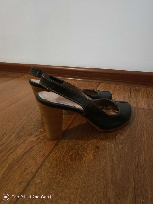 Босоножки на каблуке  б/у