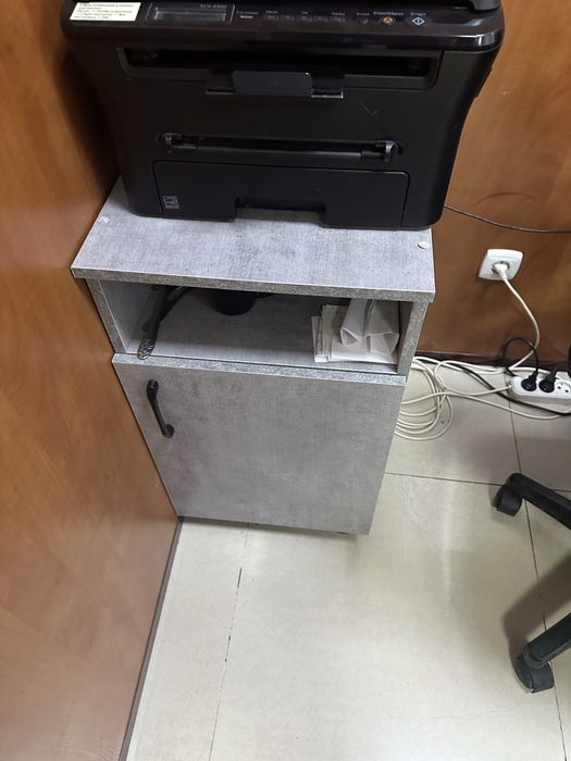 Шкаф для одежды в офис или дом