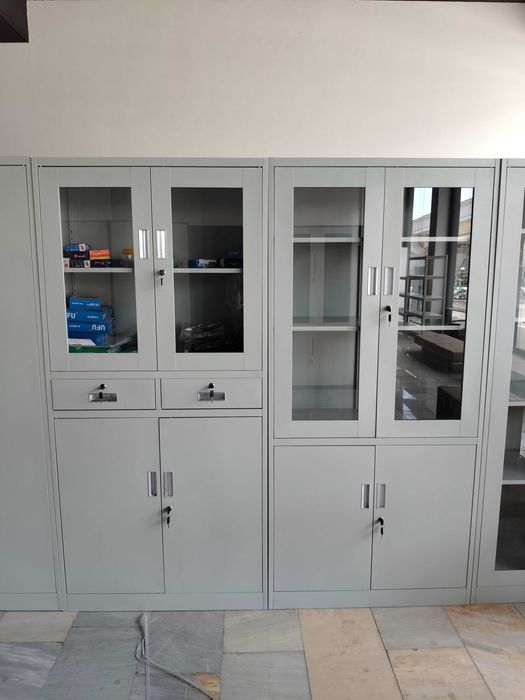 Шкаф для документов / офис / стеклянные двери / защитный