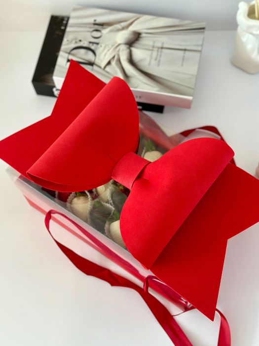 Клубника в шоколаде бокс бантик