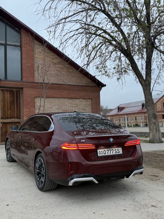 Bmw i5 50L M-sport