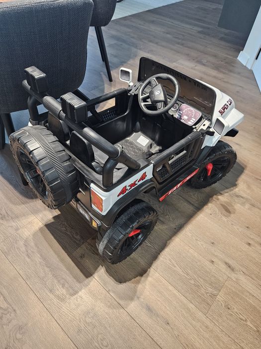 Джип 12V батерия и родителски контрол