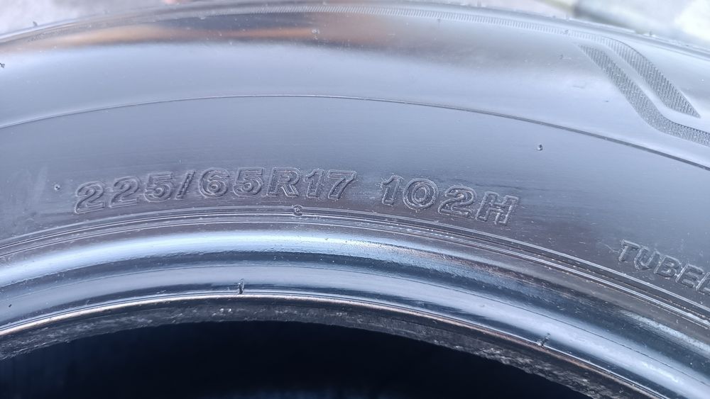 225/65/17 Bridgestone Дот 3023
