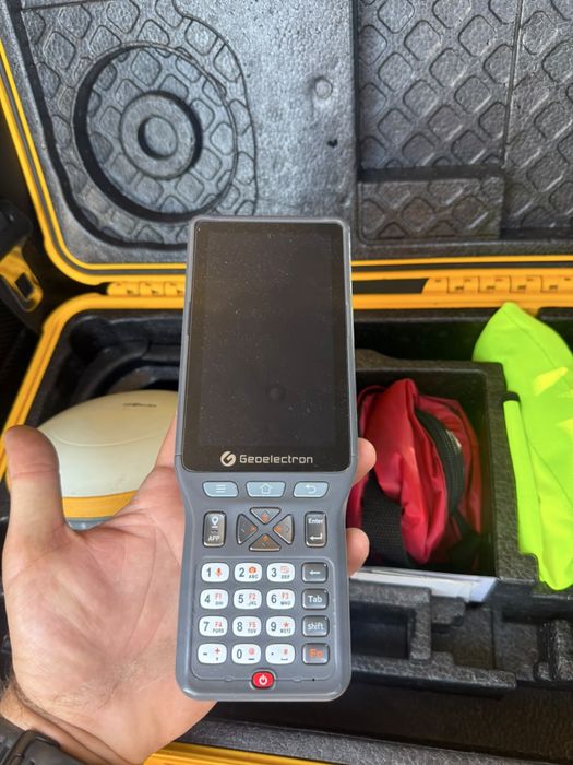 GNSS-приемник E-Survey E300Pro