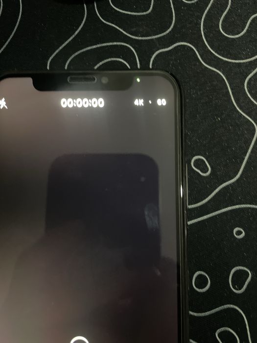 Продаю айфон х на 64гб есть обмен и торг