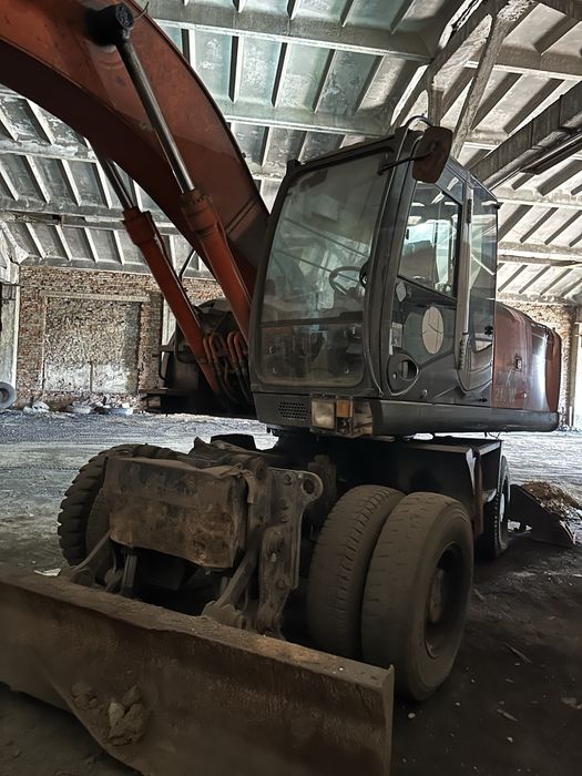 Колесный Экскаватор Hitachi ZX210