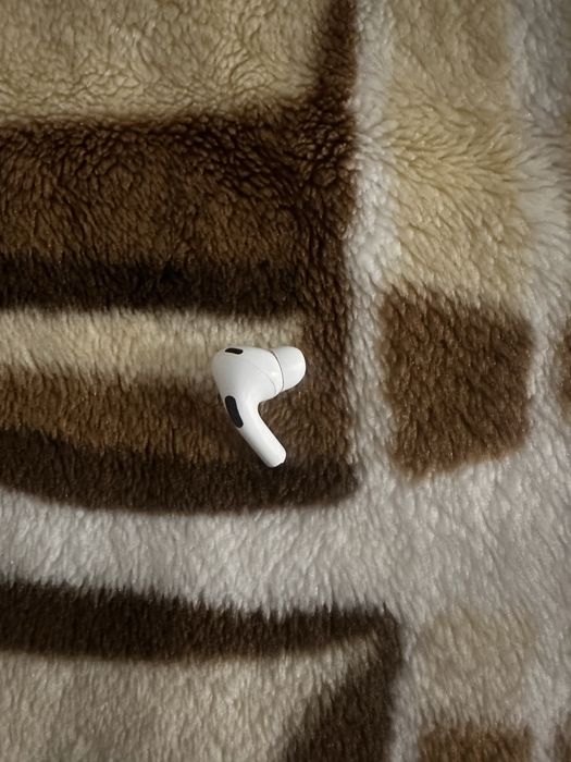 Правый наушник airpods pro 2