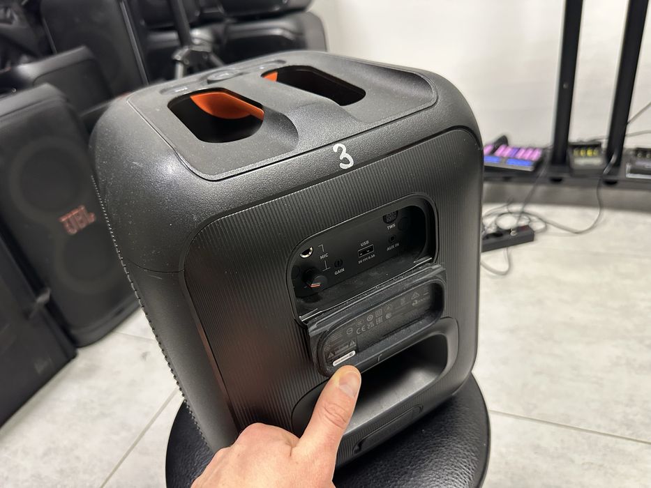 Колонка JBL partybox encore essential