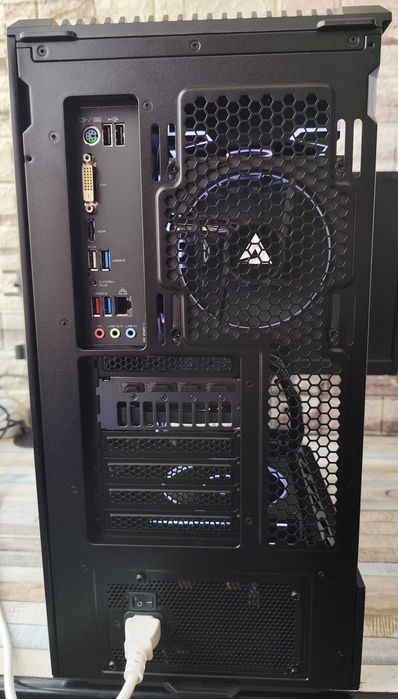 Calculator / PC Gaming AM4 - Ryzen 7 5700X3D + RTX 5060 Ti + 32GB DDR4 + Cadou