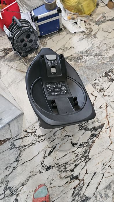 Столче с База за кола Cybex Gold
Cloud G i-Size