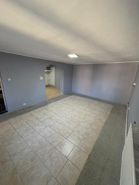 Închiriez casa la curte în Doamna Ghica