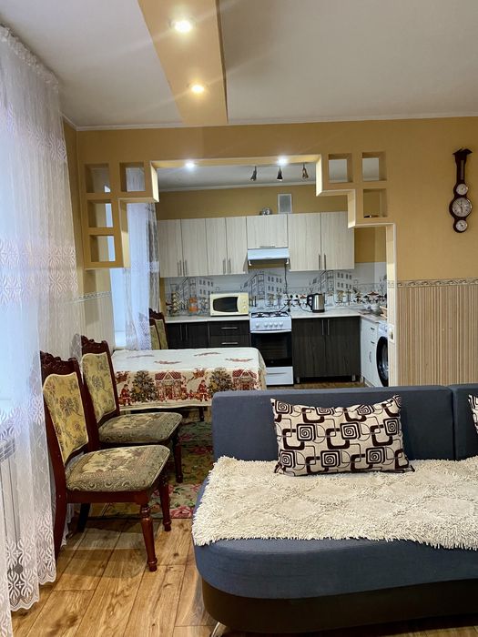 Квартиры по суточно 1,2,3 комнатные имеютсч в наличие: 15 000 тг ...