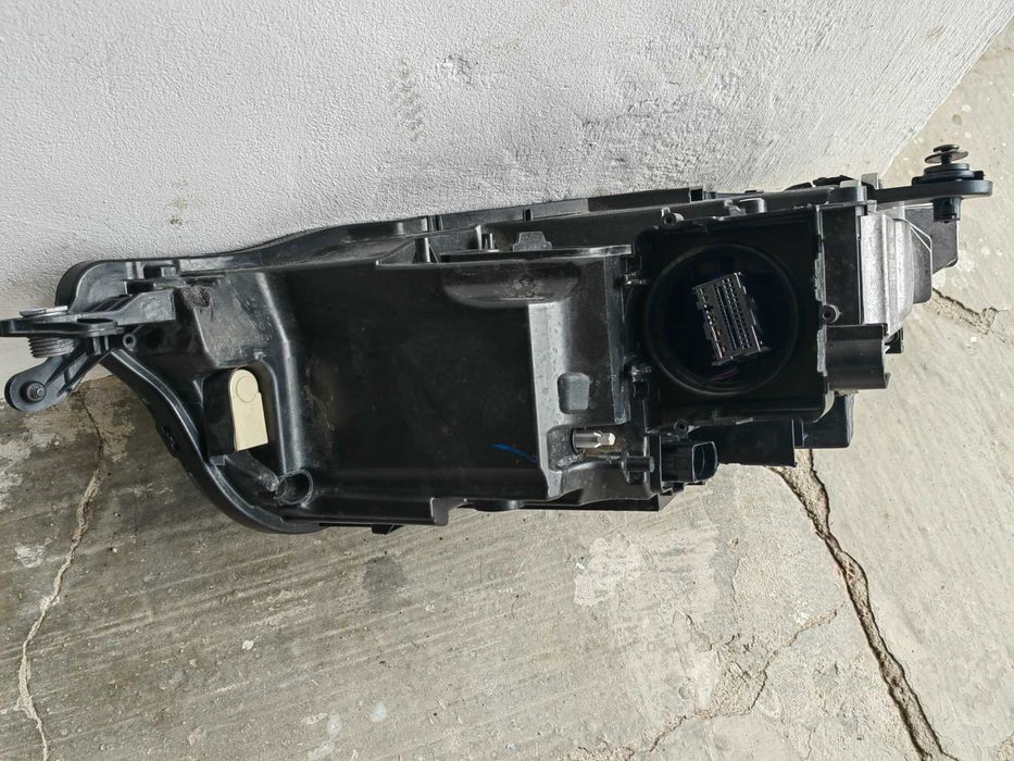 Фар VW T-Roc IQ Light десен / Фар Т-Рок Оригинален