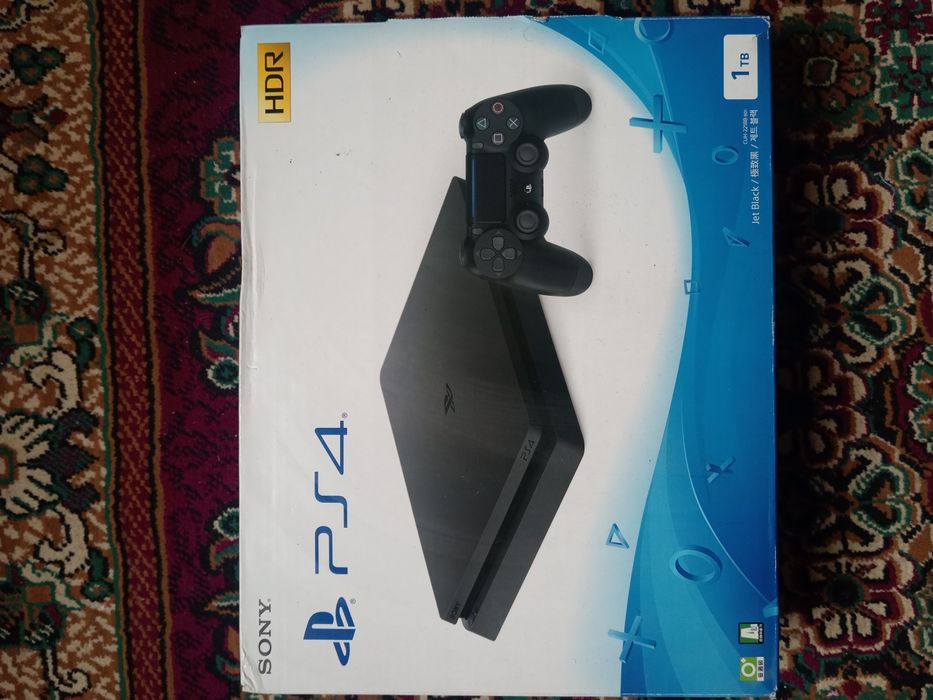 Playstation 4 slim