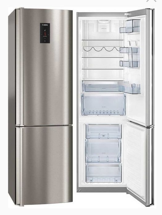 хладилник с фризер е модел AEG S83920cmxf