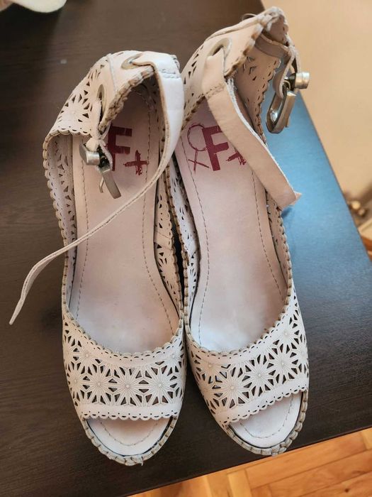 дамски обувки с платформа