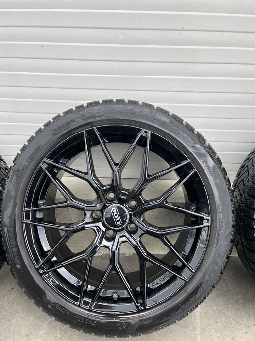 DOTZ Suzuka Gloss Black 18” + Pirelli iarnă – set complet , aspect imecabil
