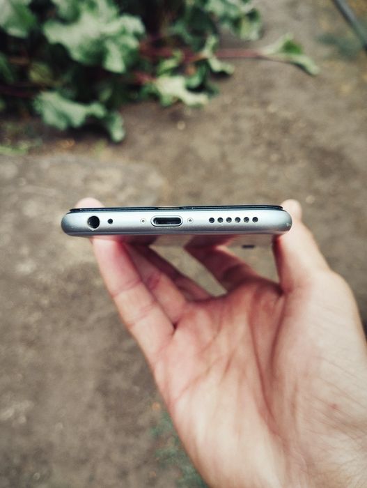 Продам iPhone 6s 64GB
