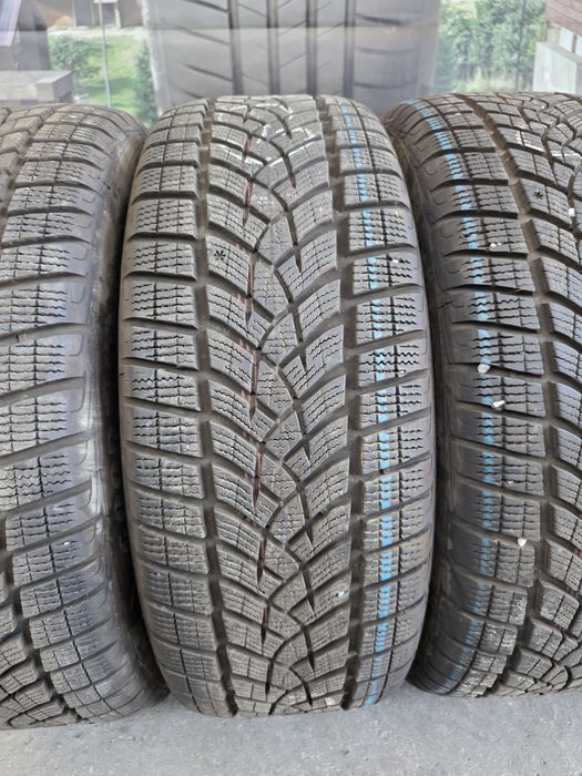225/55/18 Goodyear 4бр