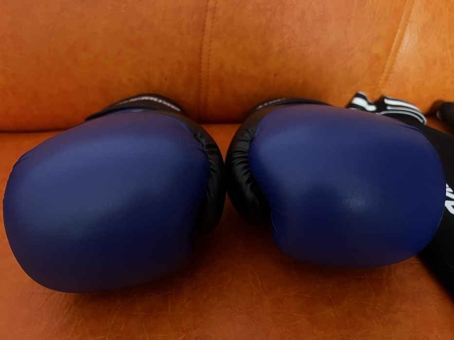 Manusi si tibiere de BOX/MMA