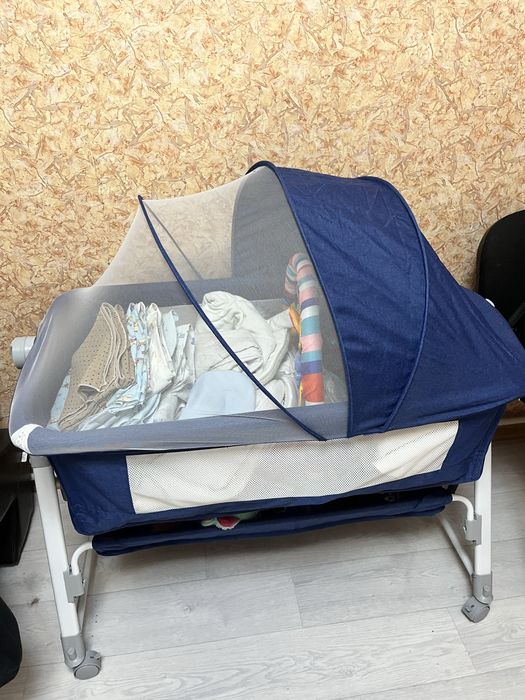 Продается кровать манеж