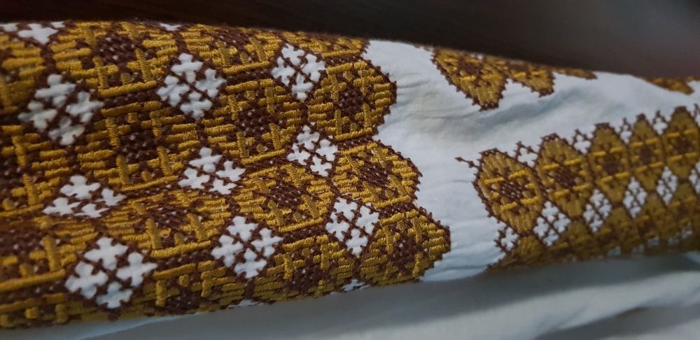 Ie bluza cu broderie tradiționala