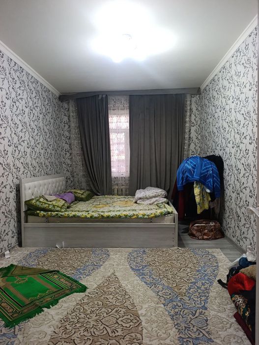 Чилонзор 16кв метро олдида