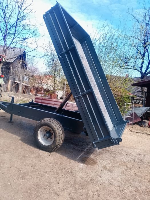 Remorcă basculantă