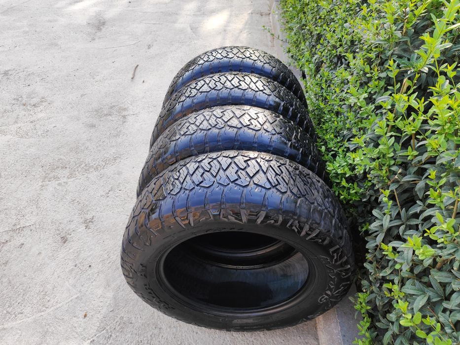 Покрышка Maxxis Razr AT