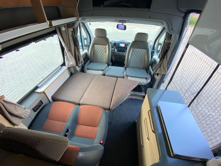 Autorulota Fiat Ducato cu interior Knaus