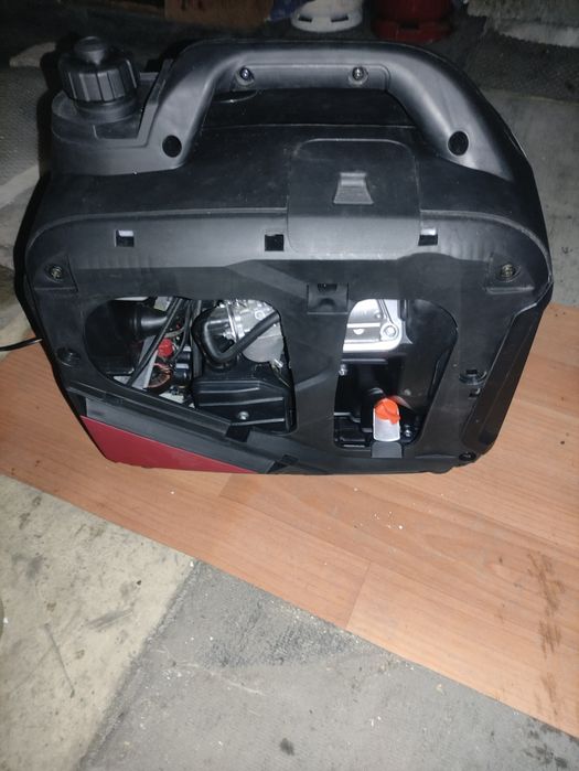 Продам генератор инверторный.Читайте внимательно.