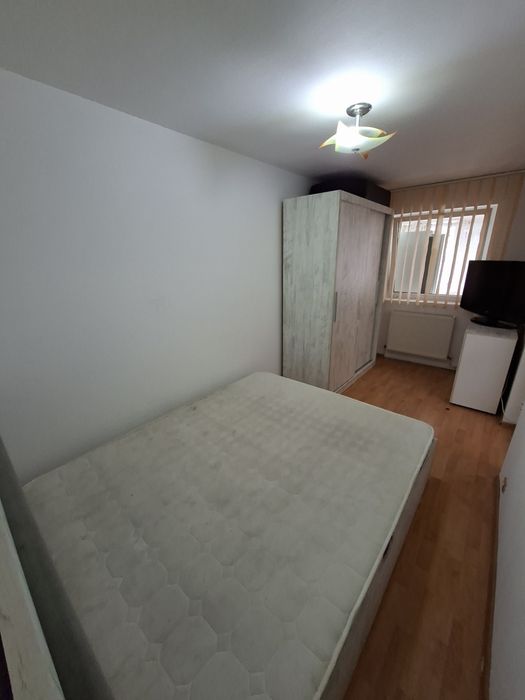 Inchiriez apartament 3 camere